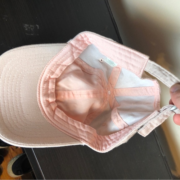 Pink hat - Picture 3 of 5